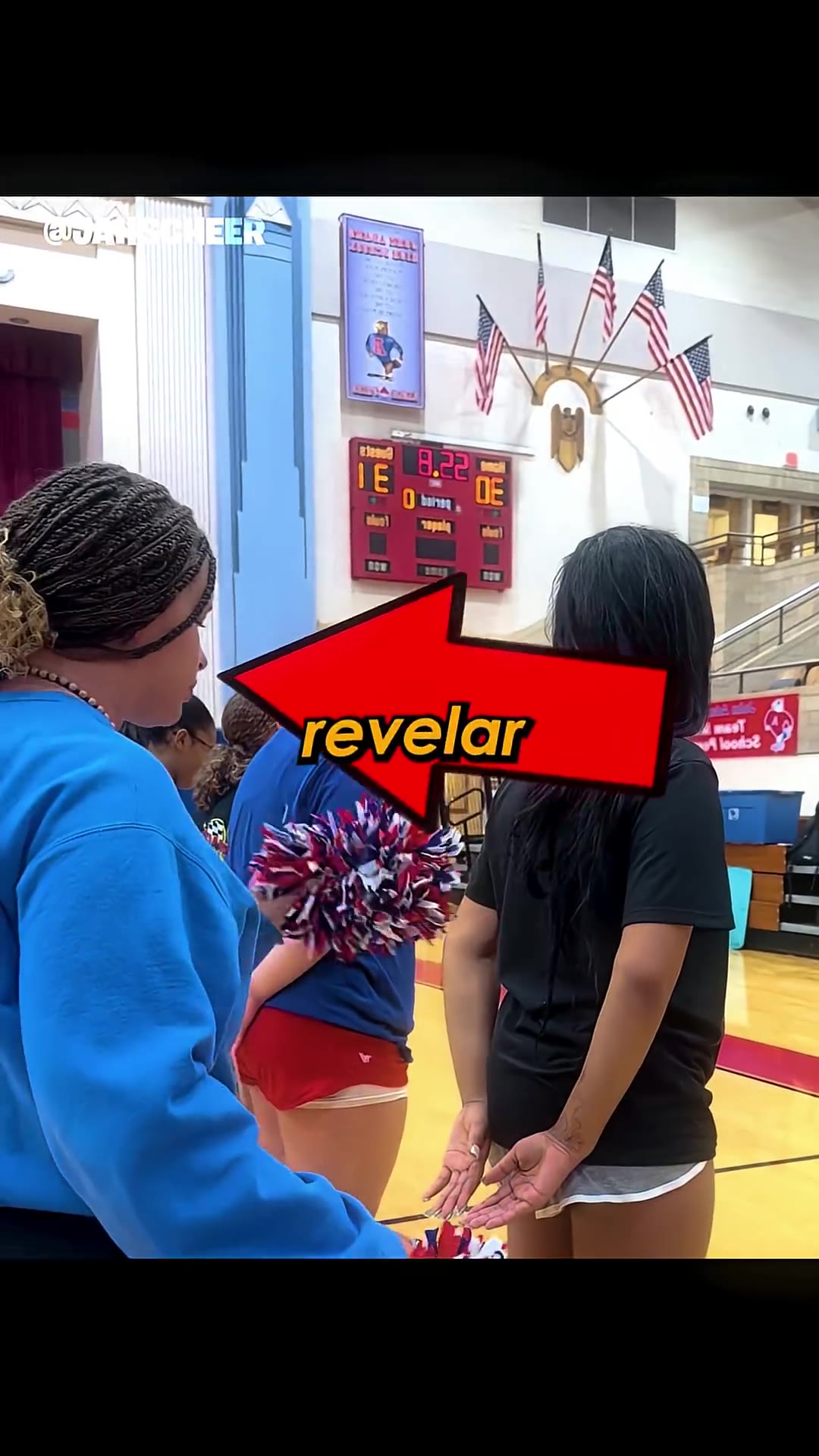 ¡La forma en que reveló a las capitanas fue brillante! 📣❤️ #shorts