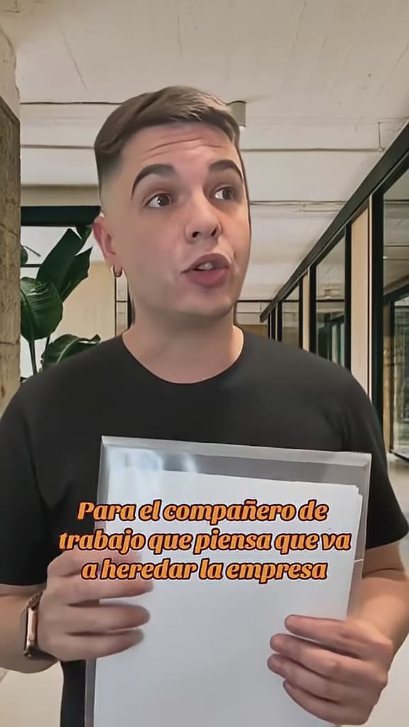 Todos tenemos un compañero así 😅 #compañeros #trabajo #trabajar #empleo