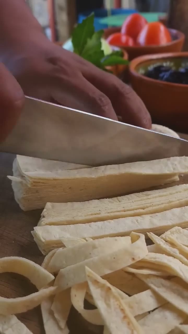 Sopa de Tortilla | El Cocinero en Proceso #comidamexicana #recetasdecocina #sopadetortilla #recetas
