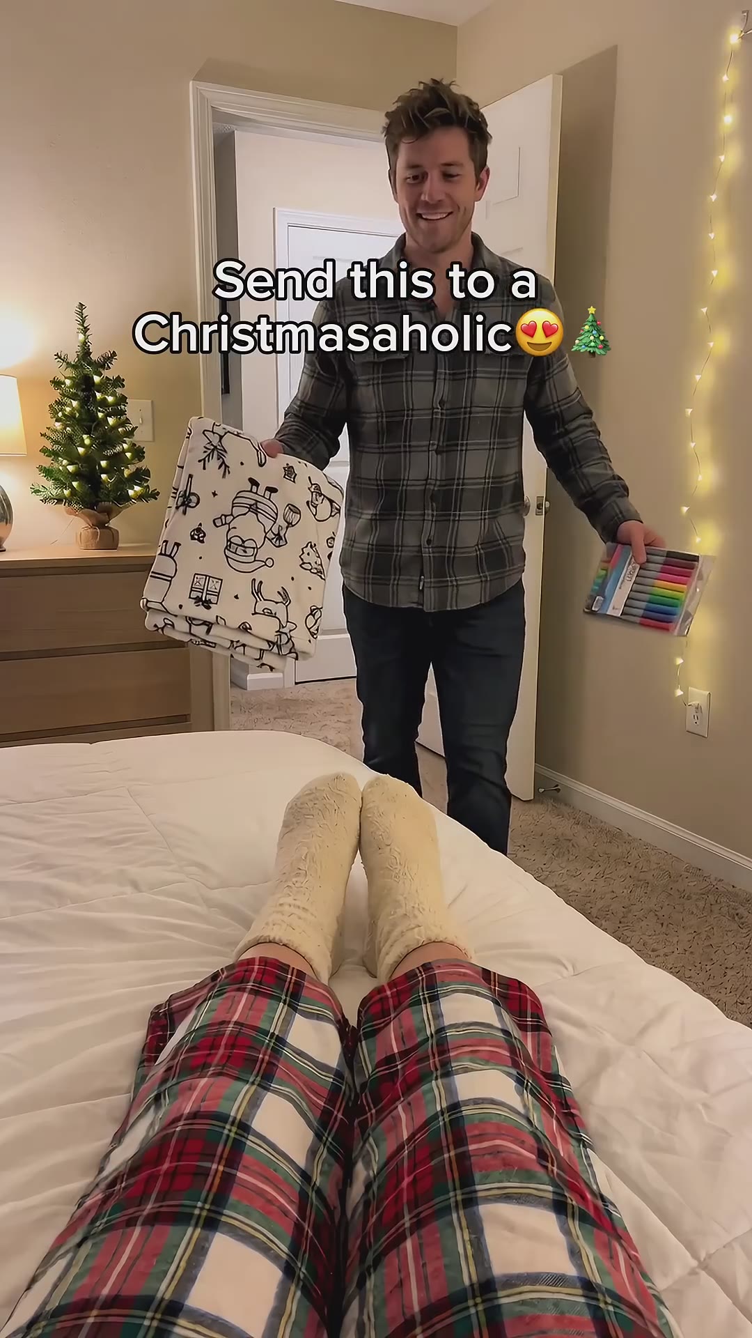Comment “COLORMAS” for the link😍 #christmas #blanket #cozy #viral #coloring