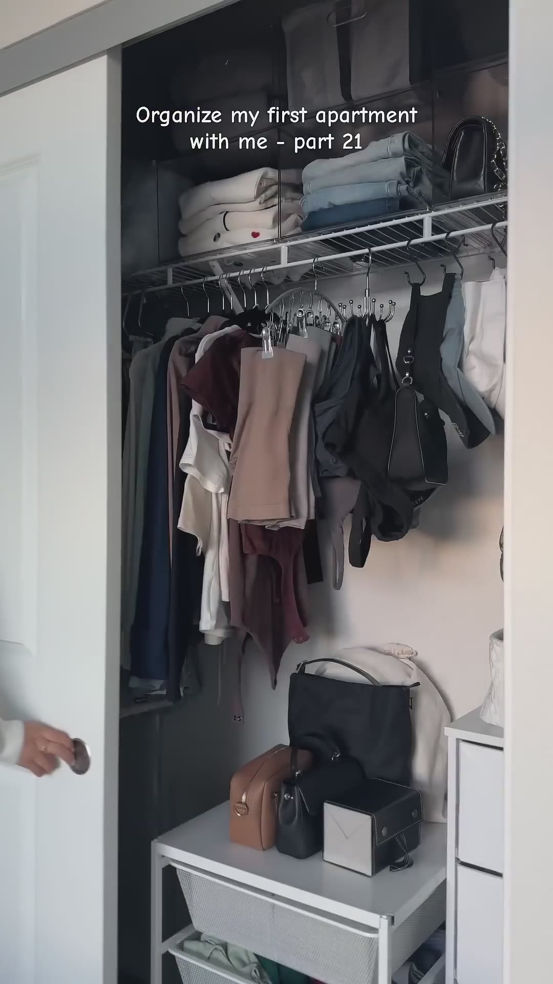 Tips para organizar el CLOSET fácil y práctico | Apartment Series part 21 #organization #closet