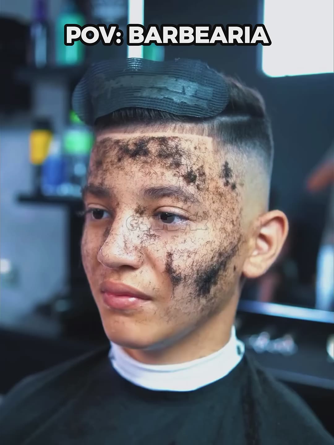 o barbeiro não limpa ele KKKKK 💈 #engraçado #humor #barbearia