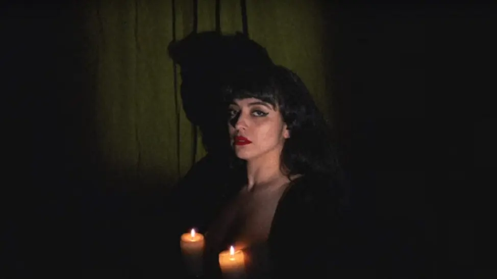 Mon Laferte - Se Me Va A Quemar El Corazón