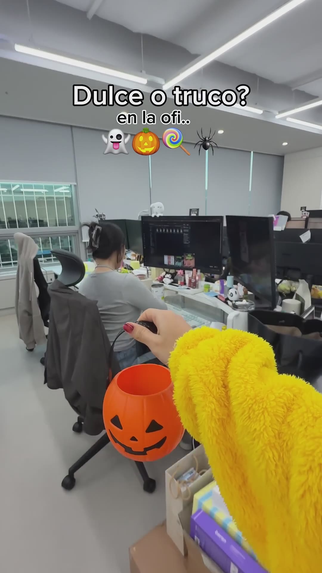 Dulce o truco en mi oficina 🤭🎃