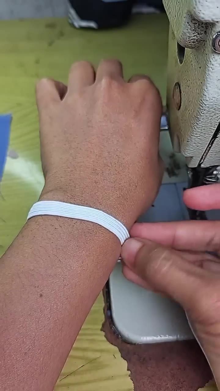 How to determine the length of the rubber for the end of the sleeve #sewing #sewinghacks #shorts