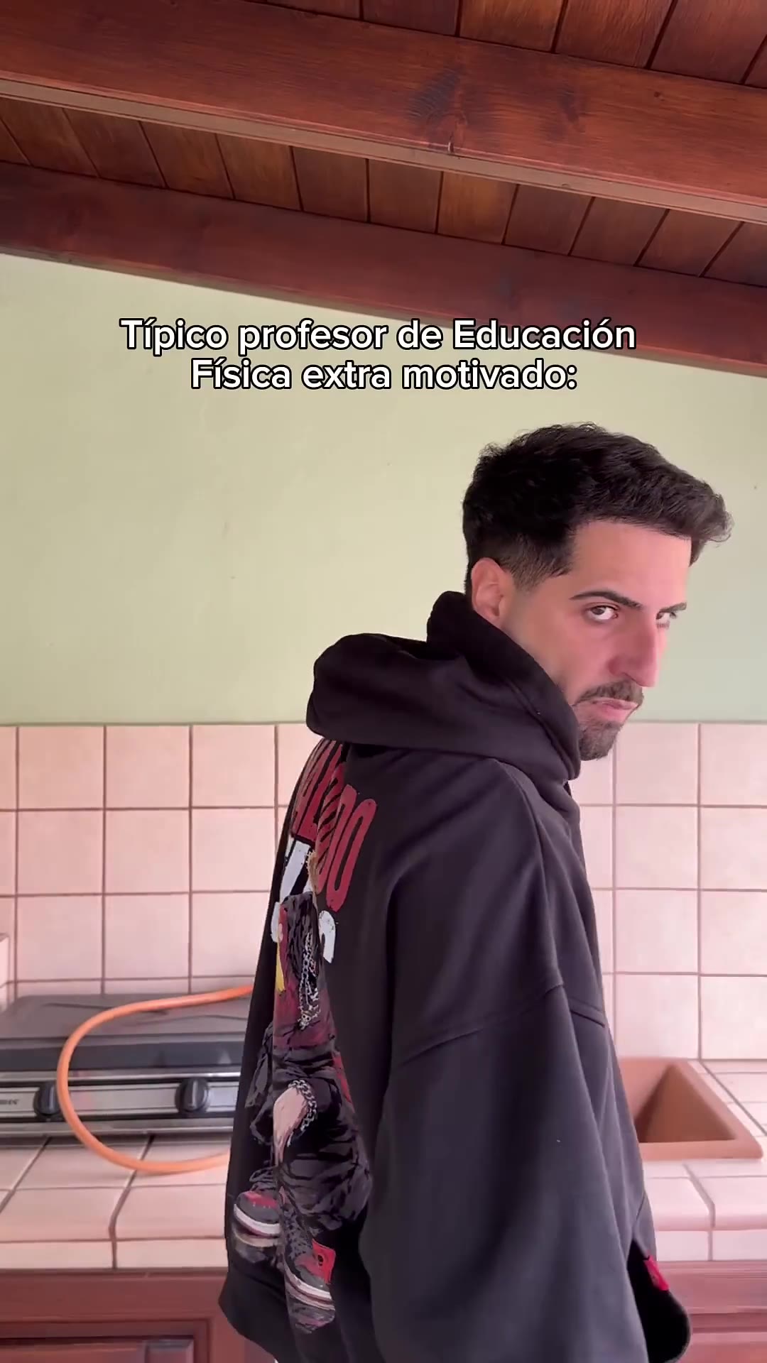 En cierto modo ese profe desprende aurilla #shorts #humor #comedia