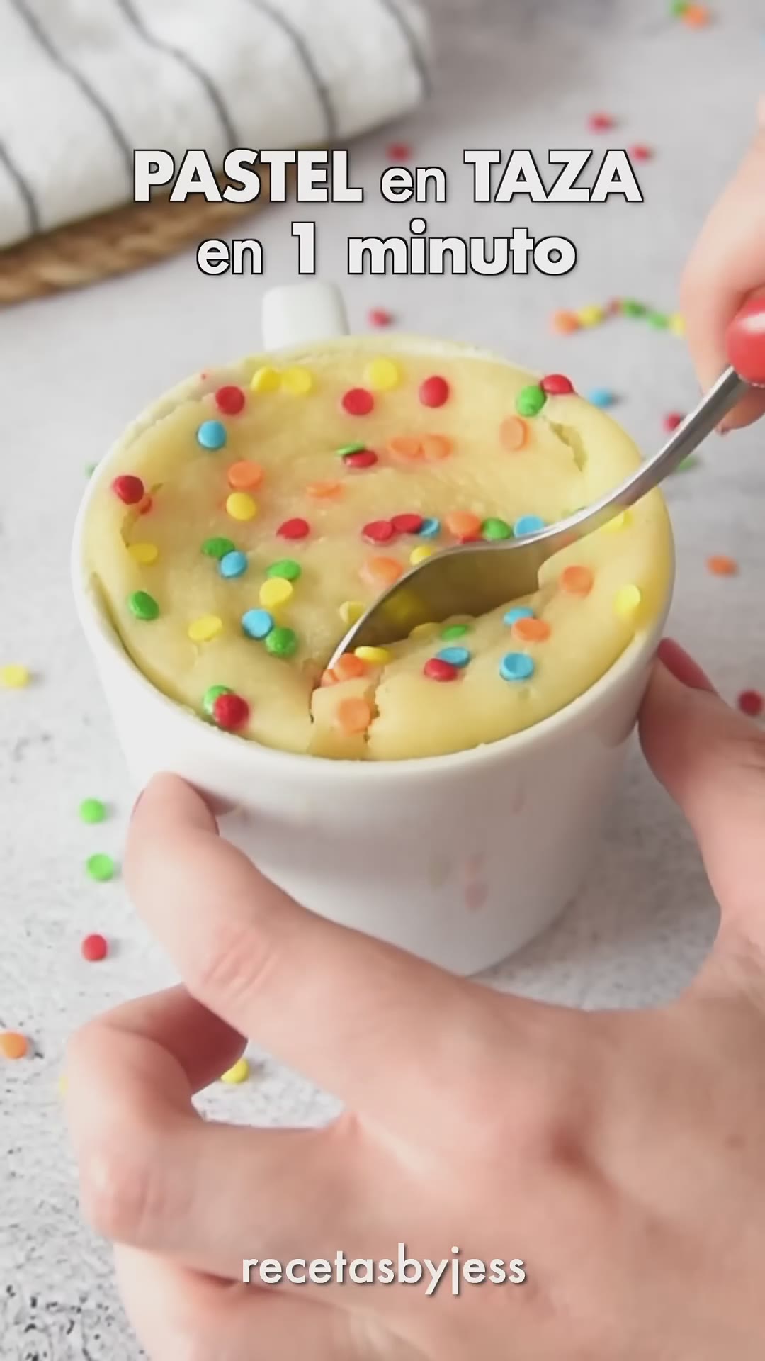PASTEL de Vainilla en TAZA en 1 minuto! 💛 #postresfaciles #recetas #postressinhorno #microondas
