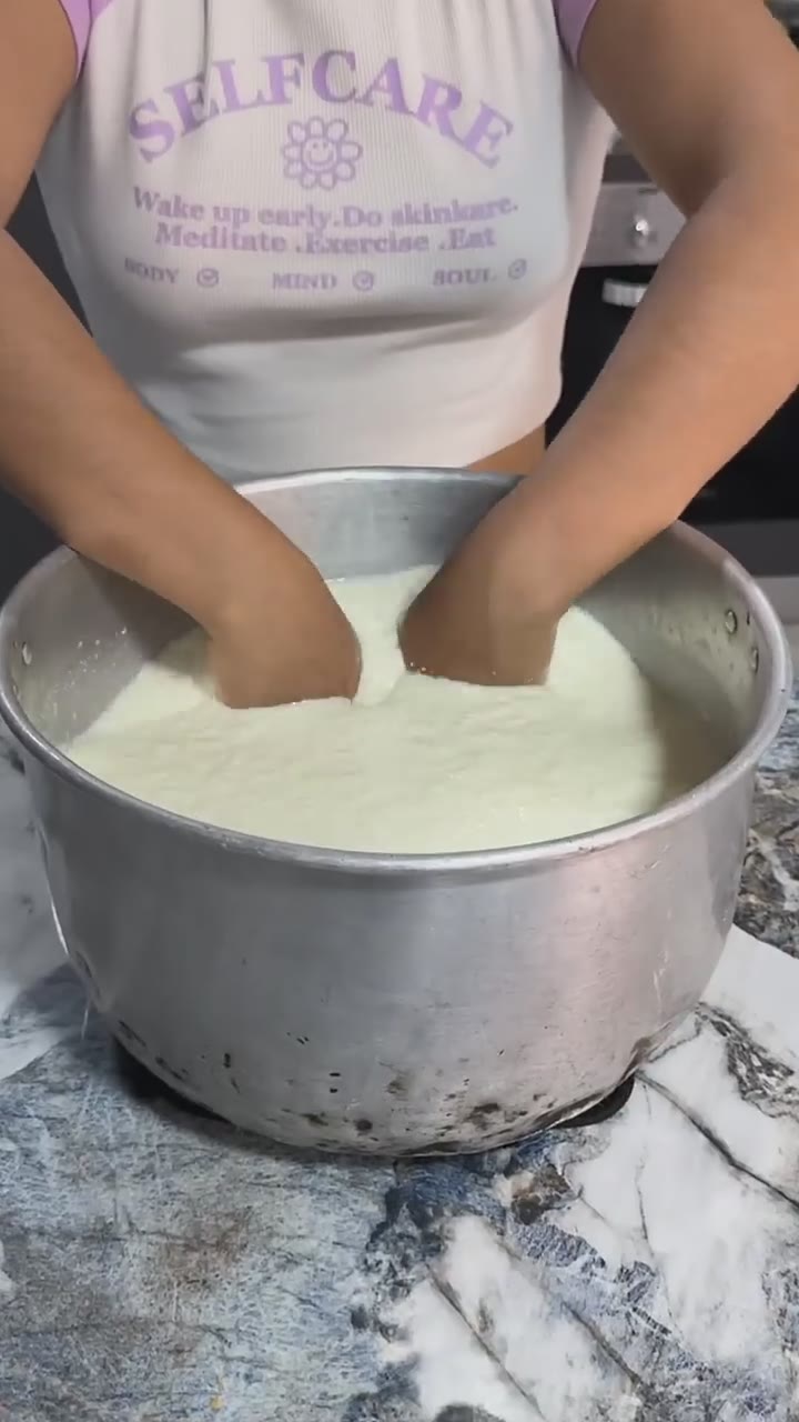 Quisimos hacer queso pero no pensamos que se nos haría tan complicado😳 #shorts #receta #queso