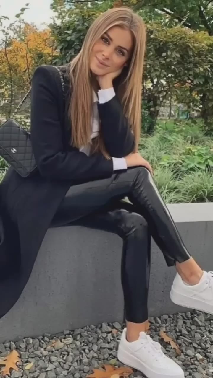 FASHION TRENDS 2026/ OUTFIT ELEGANTE CON TENIS PARA MUJER #shorts #viralvideo #fashion #style #moda