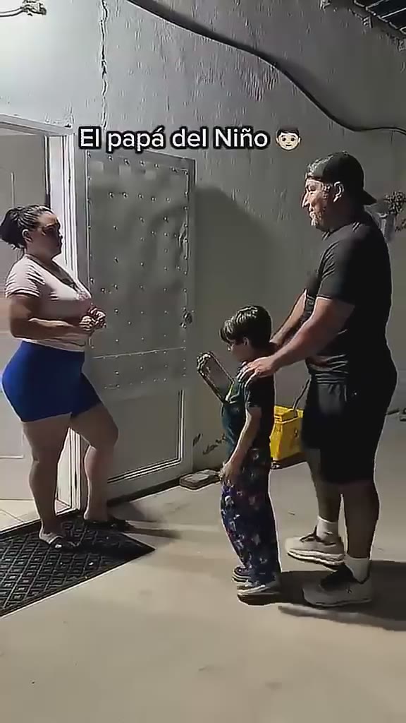 Cosasque suelen pasar entre exparejas parejas con hij #parejas #ex #comedia #humor #chamaconafelix